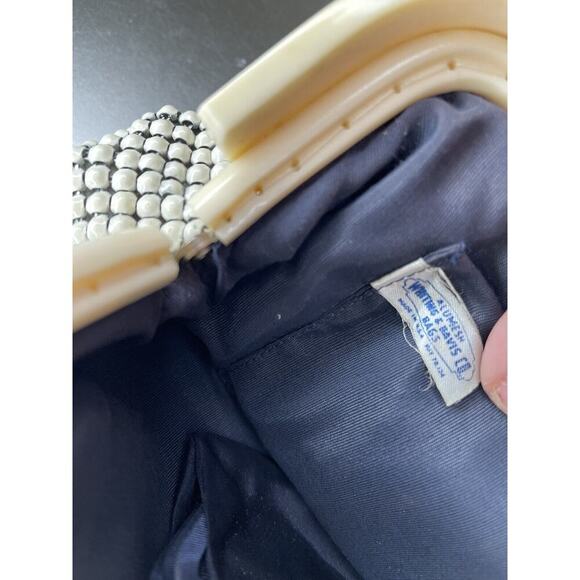 Vintage 40's "Alumesh" whiting & davis co. Purse With Bakelite Opening & Strap - Picture 5 of 8